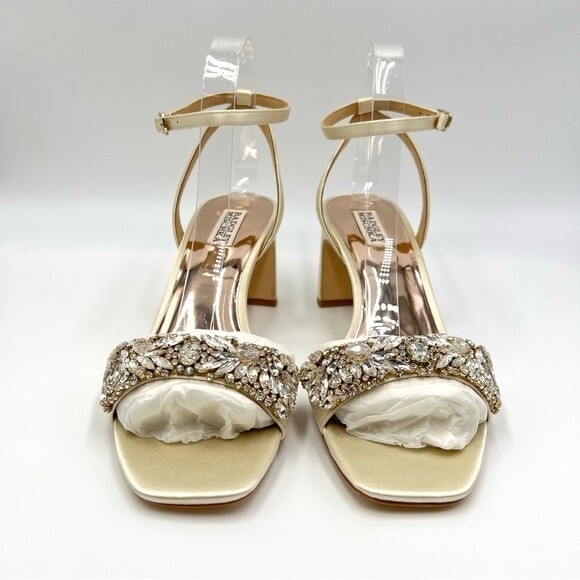 Badgley Mischka Size 10 Ivory Satin Jeweled Block Heels Wedding Shoes Sandals - Picture 2 of 12